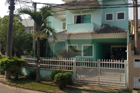 EXCLENTE CASA NO CONDOMINIO MANSÕES DA PRATA