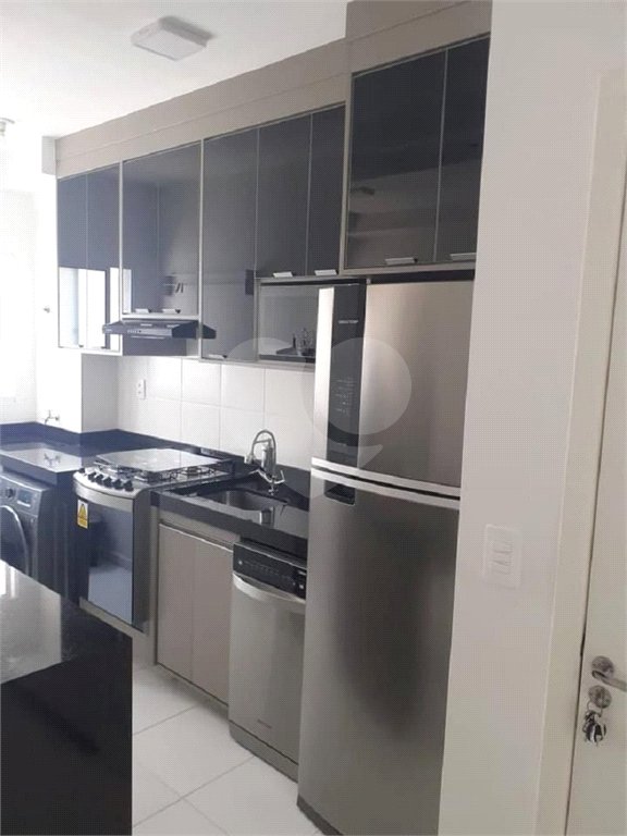 Apartamento no Condomínio Parque dos Manacás.