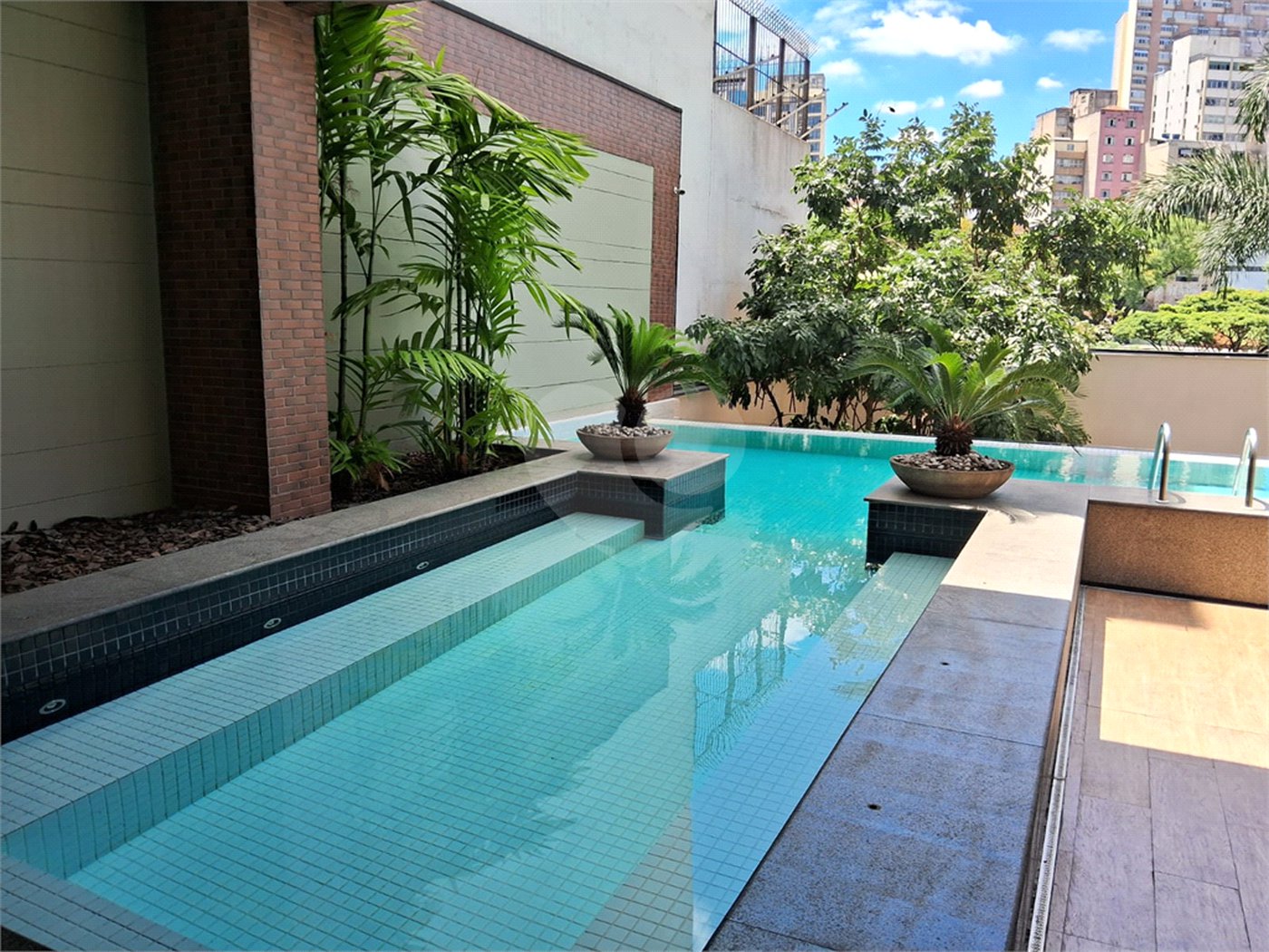 Apartamento à Venda na Bela Vista com 40 m2 de 1 Suíte em Andar Alto