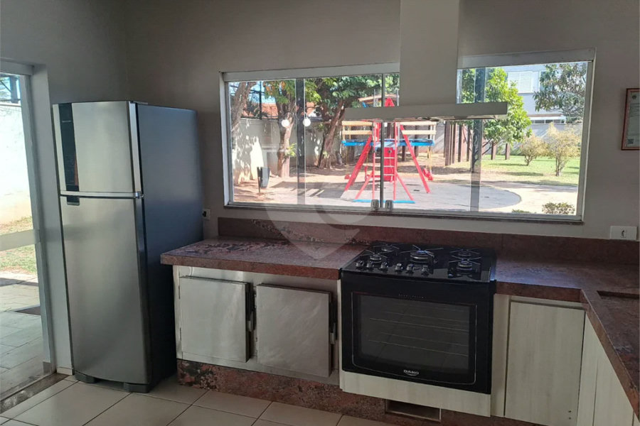 Linda Casa 3 dormitórios com piscina - R$ 950.000,00
