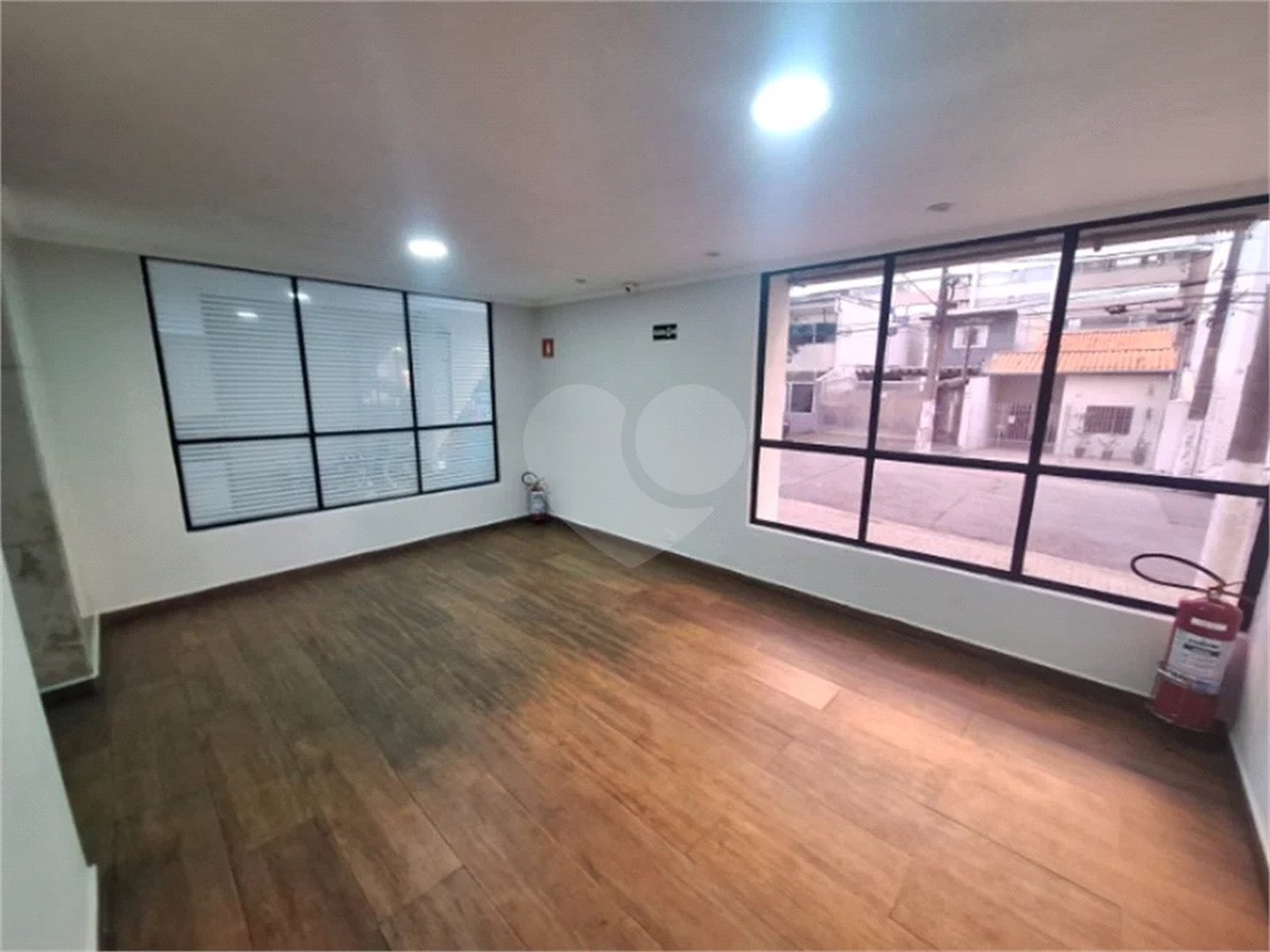Apartamento totalmente mobiliado com 2 dormitórios, 1 vaga