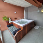 Apartamento em cobertura na Vila Prudente com 2 dormitórios, 1 suíte, 2 sacadas e hidromassagem.