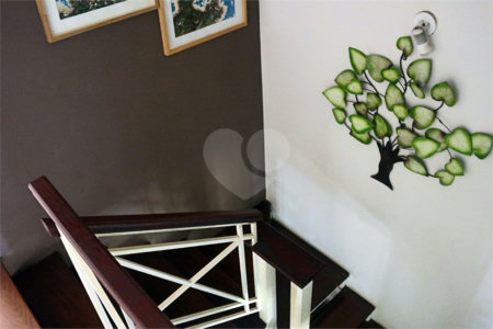 Casa térrea no Condomínio Parque dos Ipês.