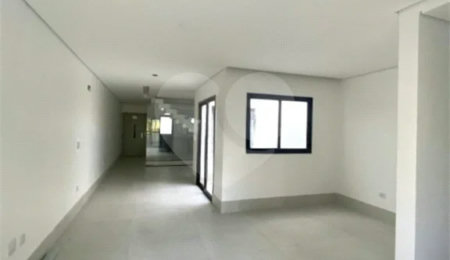 Sobrado à venda com 3 quartos, sendo 1 suíte,  em Vila Pires, Santo André, SP