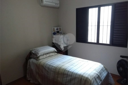 Sobrado com quartos