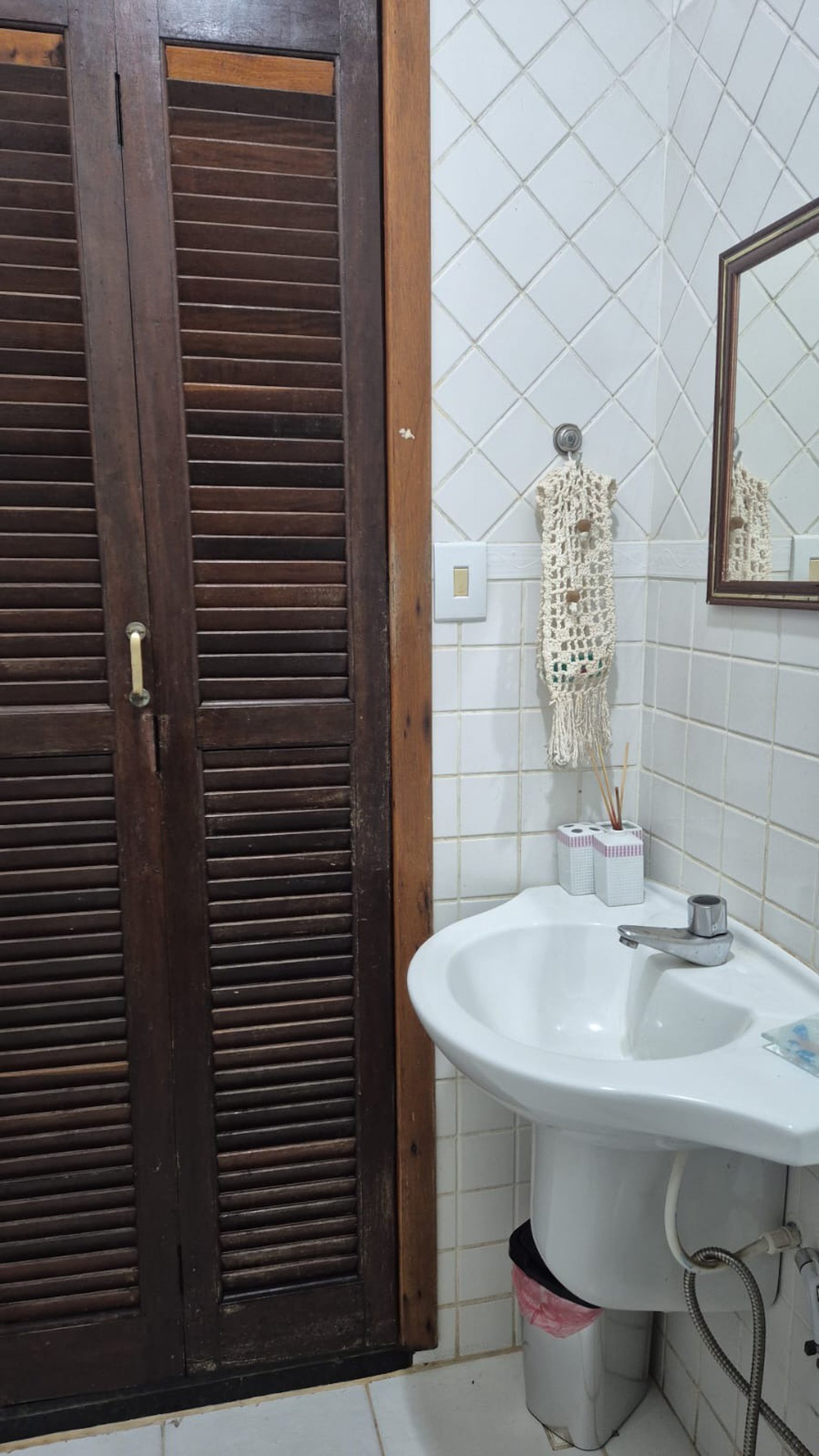 Casa à venda com 5 quartos, sendo 3 suítes, em Real, Praia Grande - SP