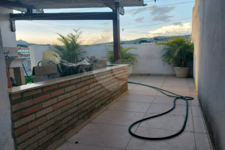 Casa térrea com 300m², 120m² de área construída, 2 quartos, vaga para 3 carros, à venda em Pirituba