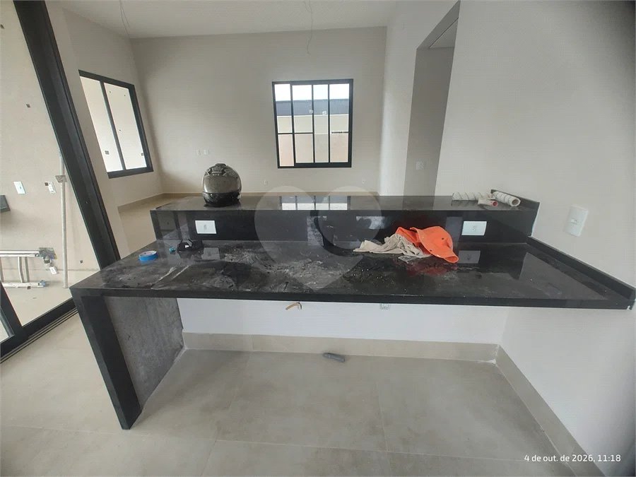 Casa exclusiva em Atibaia de alto padrão com 3 suítes, piscina, espaço gourmet, condomínio fechado, aceita financiamento
