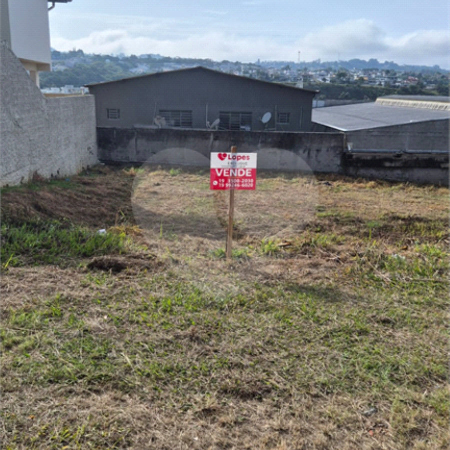 Terreno de 300m2 à Venda com Localização Privilegiada na Cidade de Vinhedo/SP