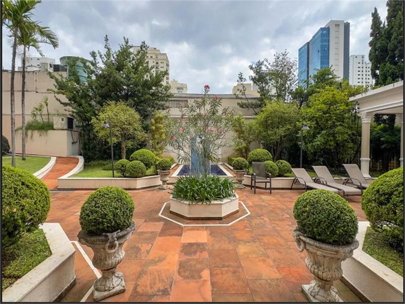 Apartamento à Venda no Campo Belo – Rua Demóstenes, 606