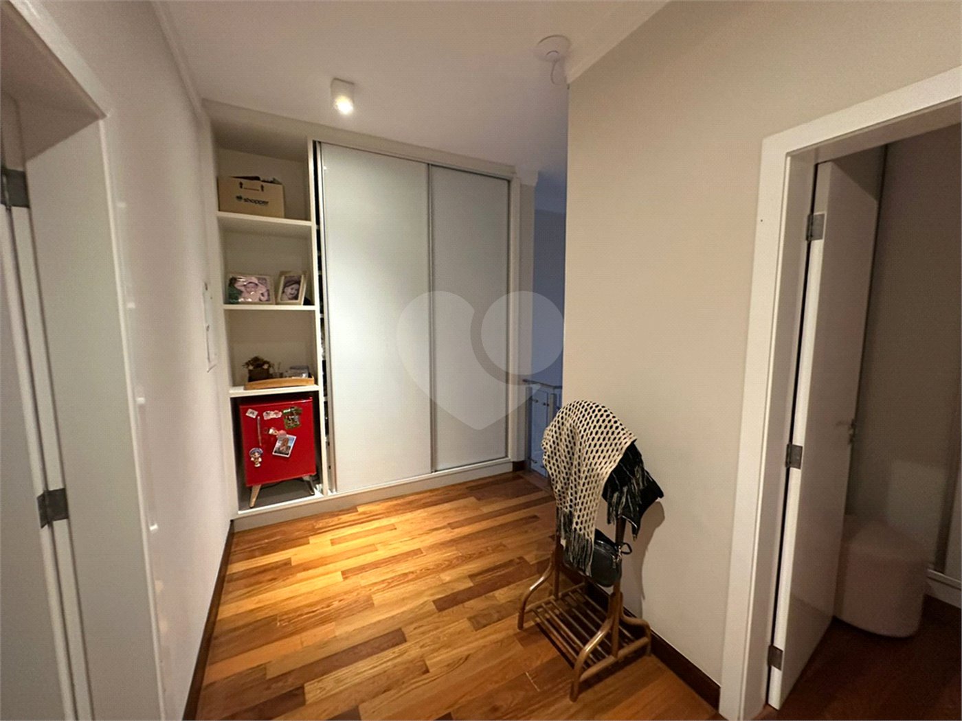 Casa a venda no condomínio Damha II