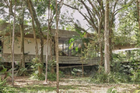 Casa Térrea à venda com 5 quartos, sendo 3 suítes, em Interlagos, São Paulo, SP
