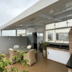 Apartamento de 100 m² à venda em Santo André, sem condomínio, com 2 quartos, 2 banheiros, móveis planejados, área gourmet e 1 vaga coberta e fixa. Excelente acabamento.