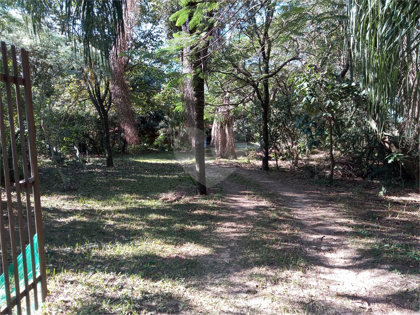 Chácara a venda no Aracê de Santo Antônio .