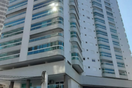 🏖️ BELO APARTAMENTO NO CORAÇÃO DA VILA CAIÇARA – PERTINHO DA PRAIA!
