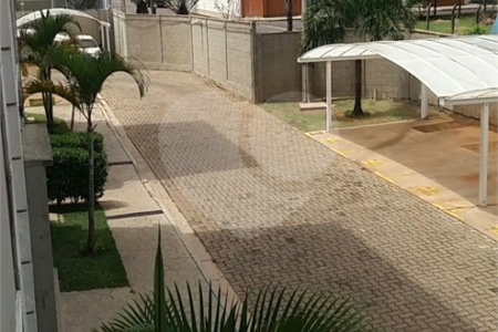 Apartamento no Condomínio Monte Nevada.