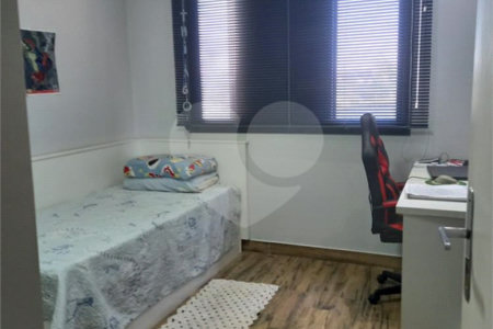 Sobrado à venda com 5 quartos, sendo 3 suítes, em Residencial Jatobás, Louveira, SP