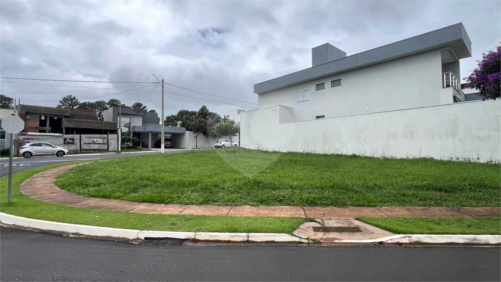 Lote de esquina à venda no Condomínio Faixa Azul