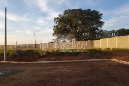 Terreno no Condomínio Residencial Villeneuve