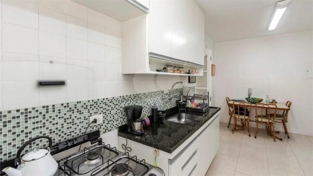 Apartamento à venda com 3 quartos, sendo 1 suíte, em Campo Belo, São Paulo, SP