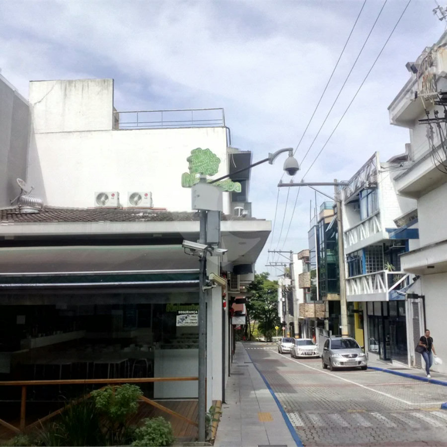 Edifício de 4 pavimentos à venda no Condomínio Centro Comercial Alphaville