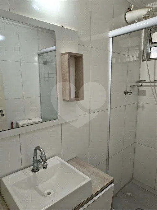 Apartamento com 2 Dormitórios , amplo com 77 metros e com vaga de garagem fixa