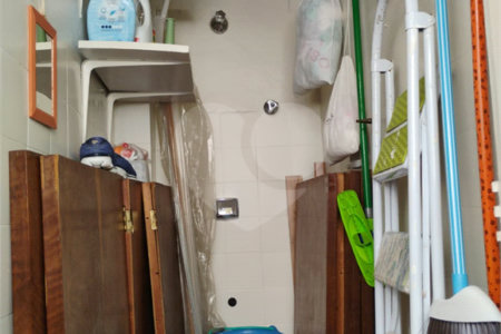 Vende-se apartamento no Jardim Aeroporto com 03 dormitórios
