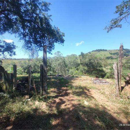 Área rural em Piracaia com 3.289 metros, ótima para chácara, as margens do rio Cachoeira