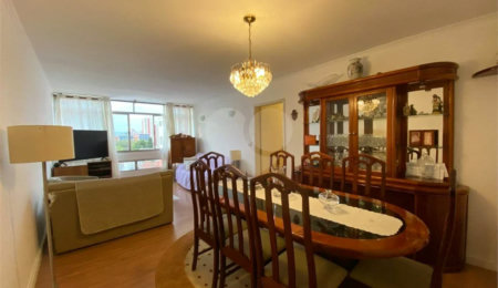 Apartamento de 03 Dormitórios com uma Vaga.