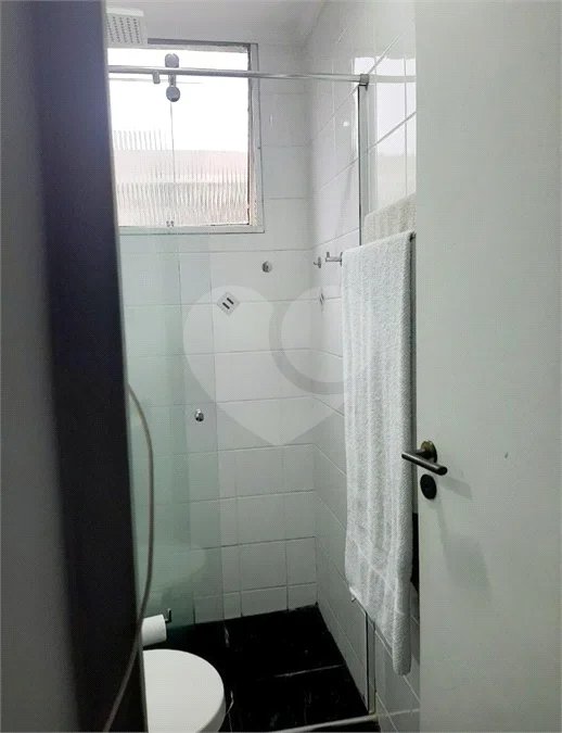 Apartamento com 2 quartos e 1 banheiro