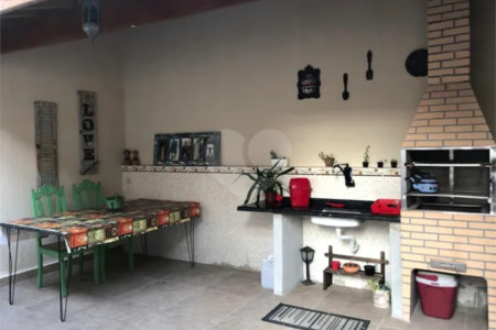 A VENDA SOBRADO, 100M², 3 DORMITORIOS 2 SENDO SUITE, 3 BANHEIROS, 2 VAGAS DE GARAGEM, SÃO JOSÉ DOS C