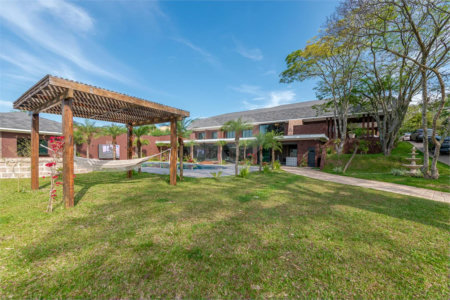 Casa à venda com 4 suítes no condomínio Vale da Santa Fé, Vinhedo - SP