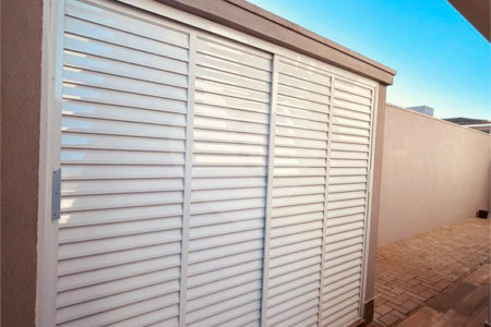 Casa à venda com 3 quartos, sendo 3 suítes, no condomínio Village Damha III, São Carlos - SP