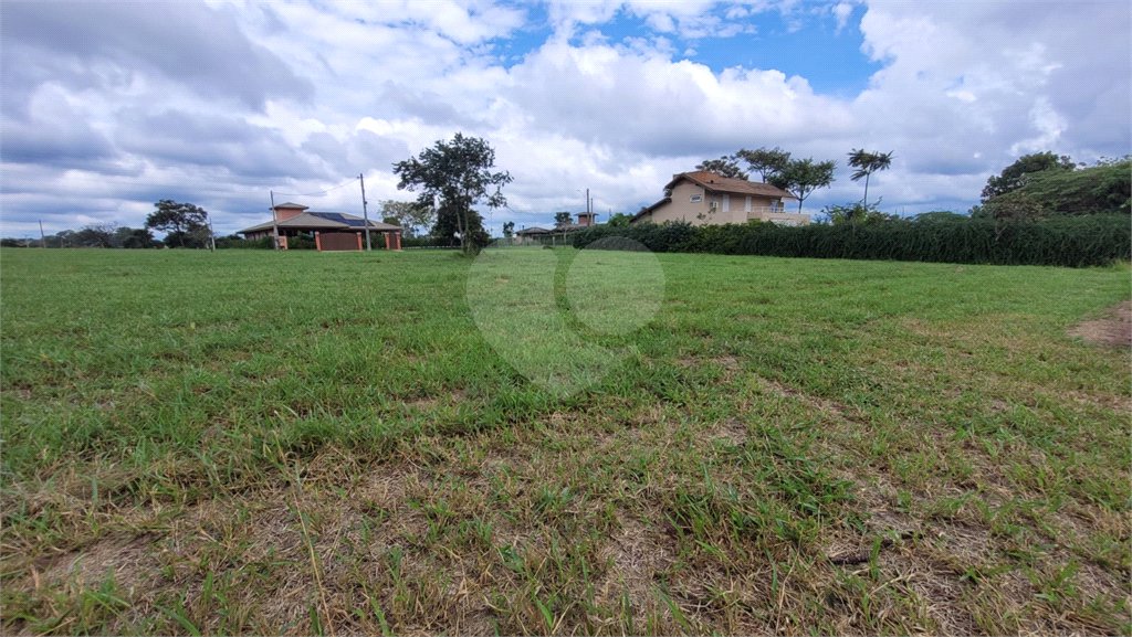 Loteamento no Condomínio Vila Pinhal do Broa
