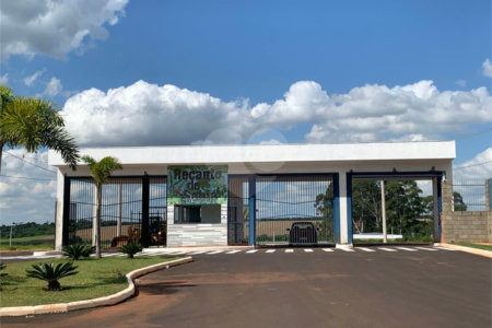 Terreno contendo 250,00 m² de área .