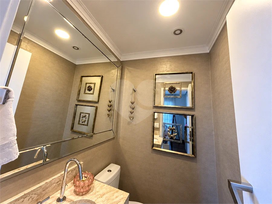 Apartamento de 127 m² em andar alto, com vista livre, 3 suítes planejadas, sacada gourmet envidraçada, 2 vagas e lazer completo, próximo ao Shopping Golden Square e à Avenida Kennedy.