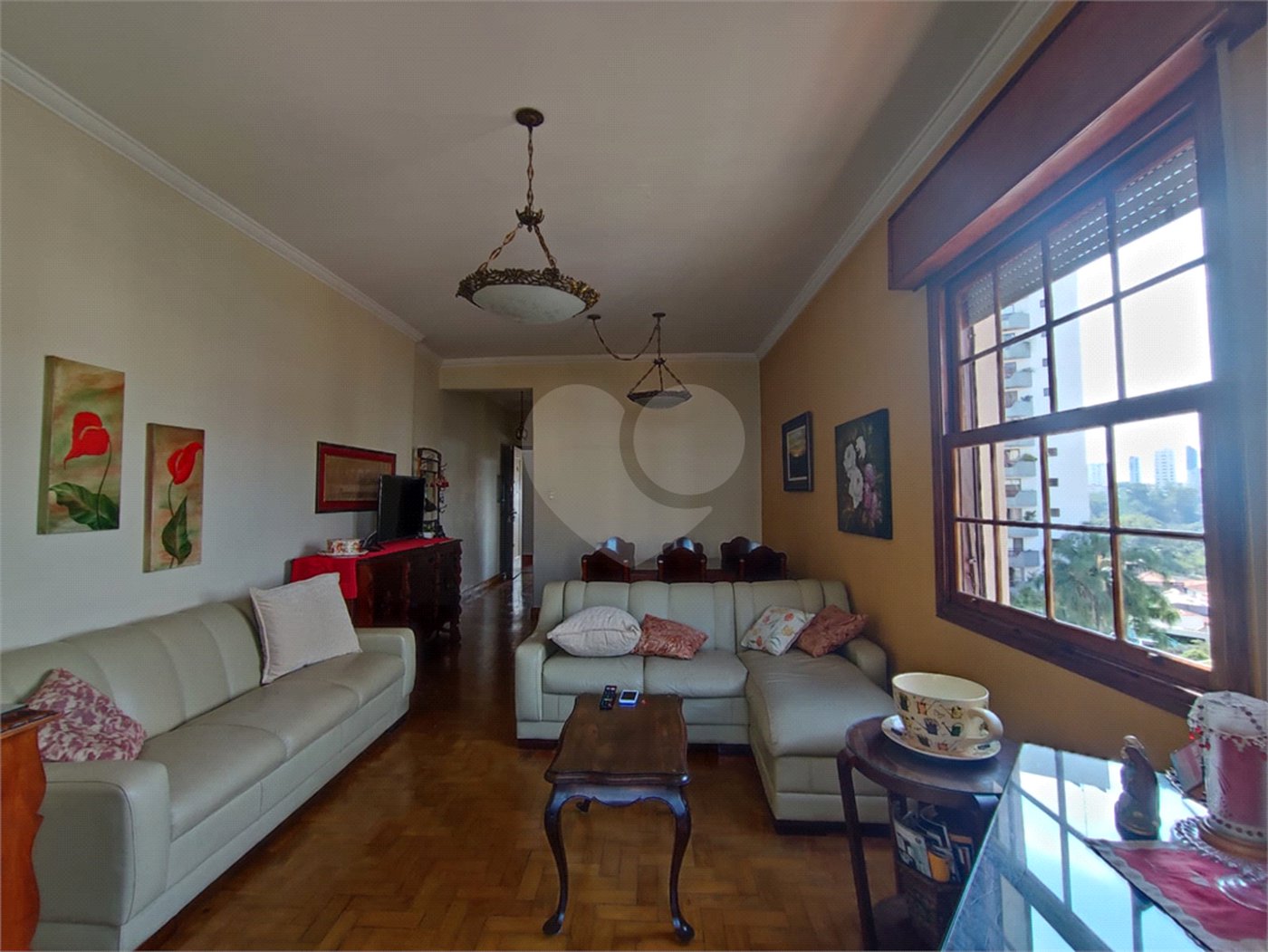 Apartamento para venda e locação na Aclimação de 108m² com 2 dormitórios e 2 banheiros, varanda