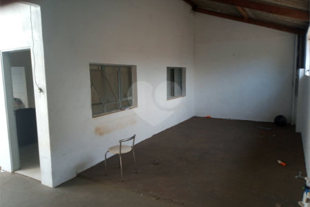 Casa térrea para venda, com 2 dormitórios.
