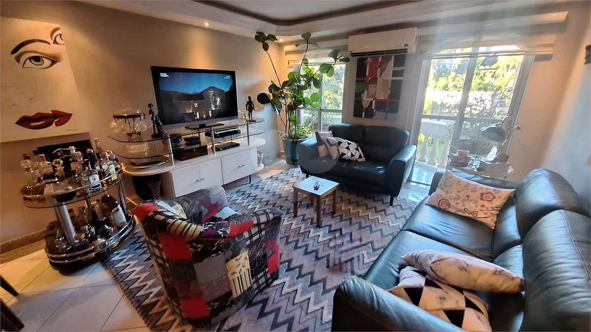 Apartamento a venda em Perdizes, 3 dormitórios, sendo 2 suítes e 2 vagas de garagem