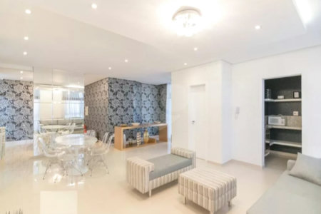 Apartamento á venda MOBILIADO com 128m², 3 suítes, 2 vagas, no centro de Santo André