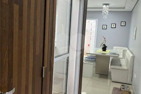 Apto de 230m² no Cambuci com 3 dorms, 5 vagas, 3 suítes. Estudo permuta.