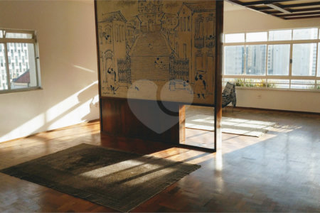 Apartamento à venda no bairro Bela Vista.