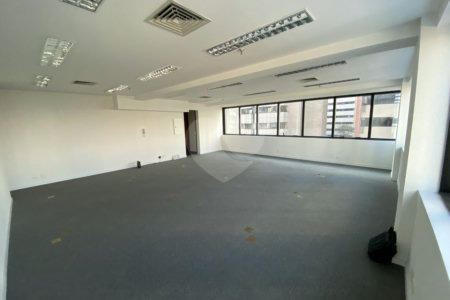 Conjunto comercial com 146m², 3 vagas, à venda no Brooklin