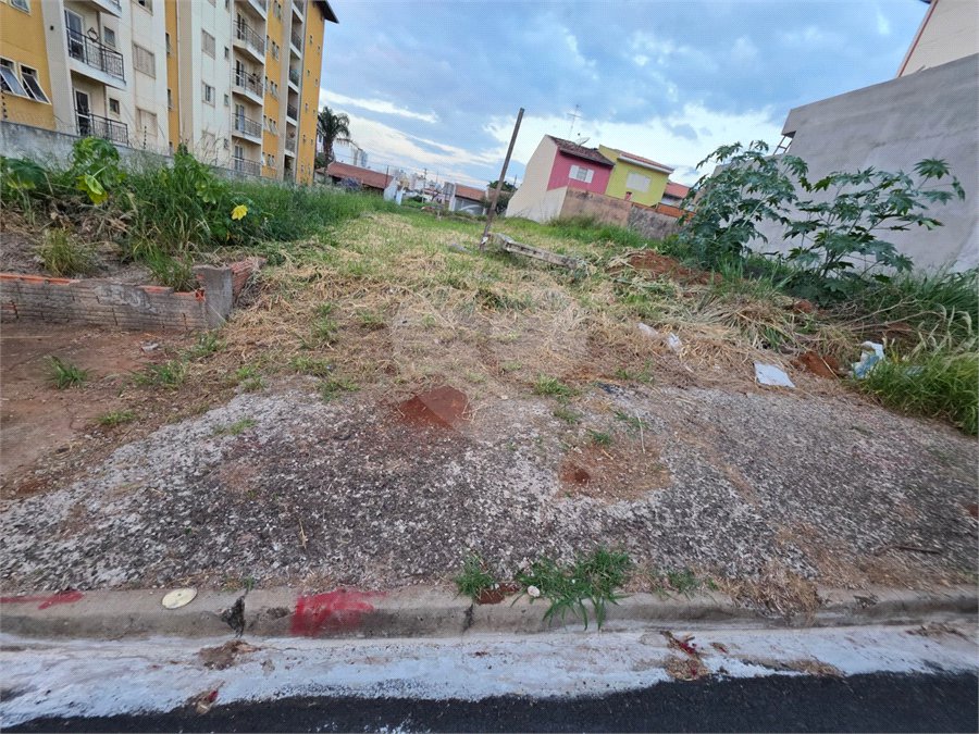 Terreno no Jd. Gibertoni, próximo ao SESC e ao Shopping