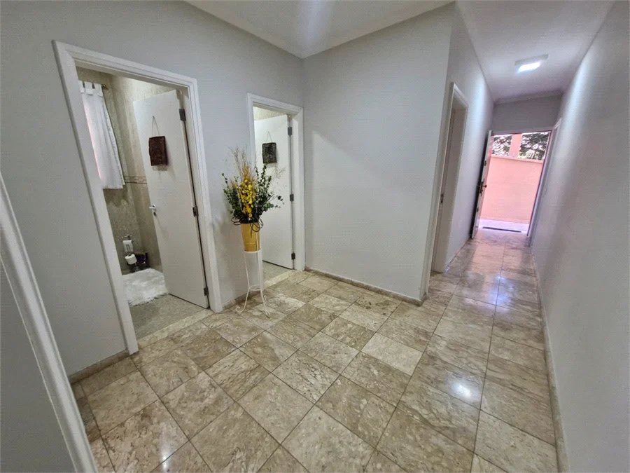 Casa à venda com 4 suítes no condomínio Villa Viana II, Cotia - SP