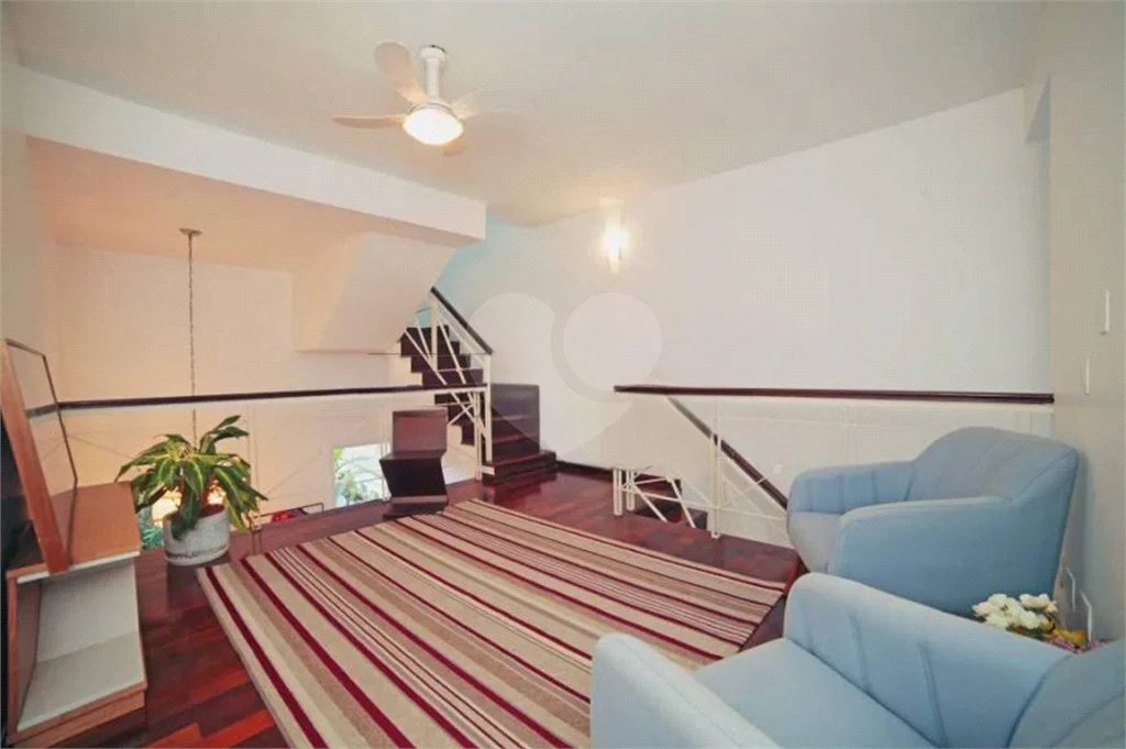 Casa à venda ou para alugar com 5 quartos, sendo 3 suítes, no condomínio Villa Florida, São Paulo - SP