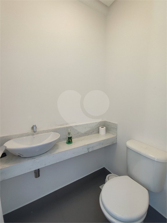 Excelente conjunto comercial para locação com 38 m², 2 salas com varanda e 1 vaga no Ipiranga!