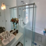 SOBRADO MOBILIADO DE 199,0 M² COM 02 SUITES, 04 VAGAS E PISCINA PARA VENDA NO JARDIM VIRGINIA BIANCA
