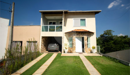 Casa à venda com 5 quartos, sendo 1 suíte,  no condomínio Vila de Roma, São Roque - SP