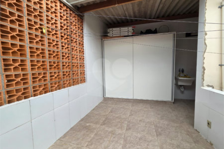 Sobrado Reformado 3 Dorms sendo 1 Suíte e 2 Vagas